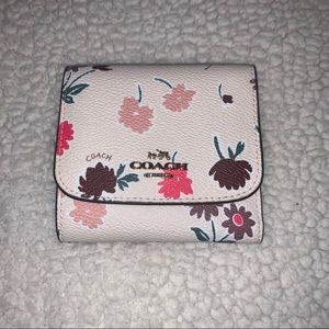 Nwt coach floral wallet!